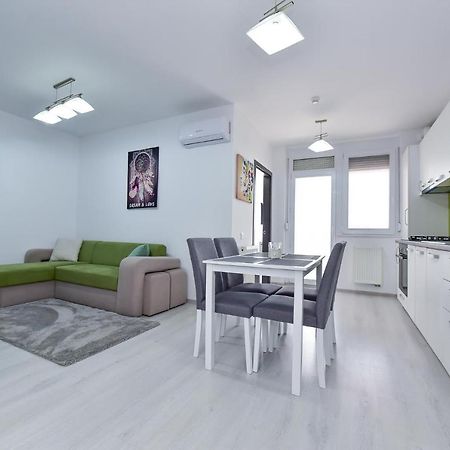 Stylish Stay - Executive - Private Parking And Central Location Oradea Extérieur photo