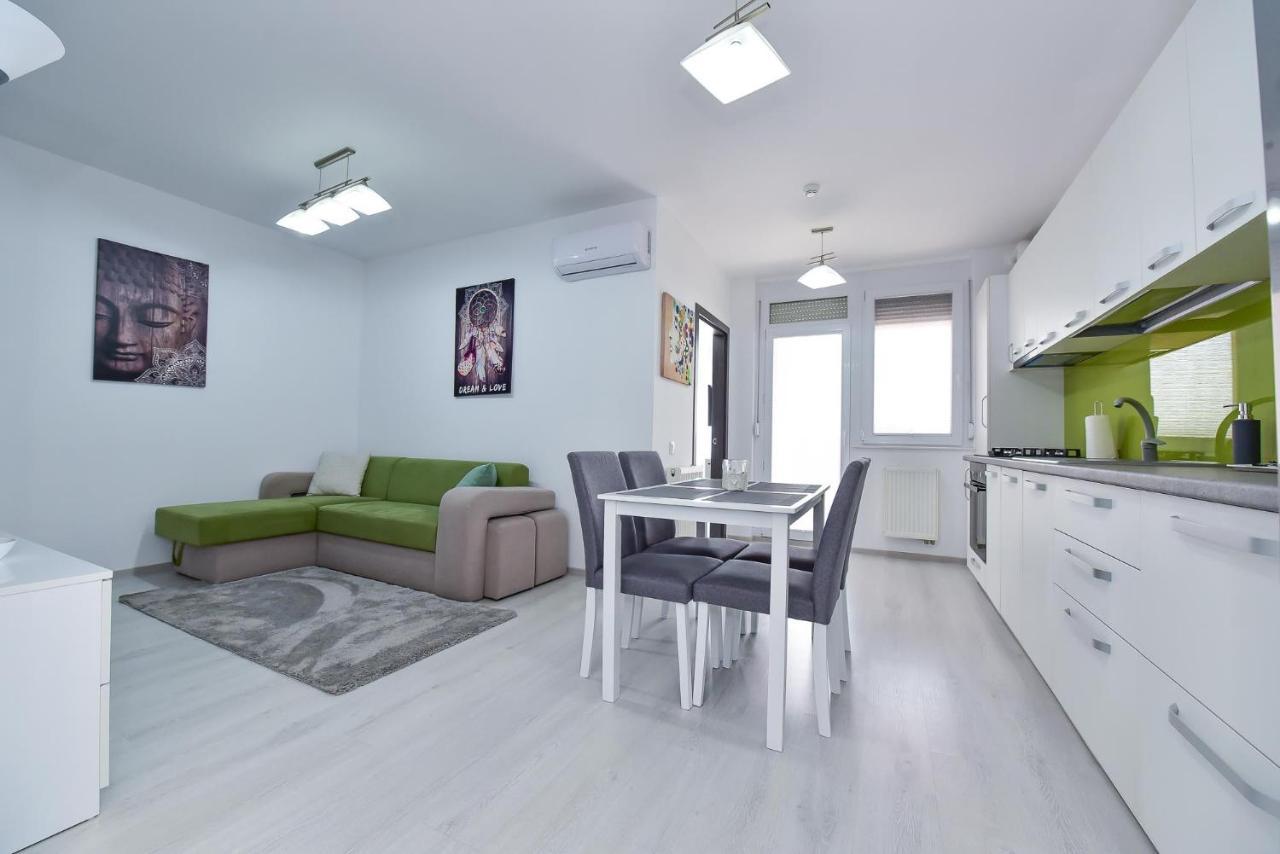 Stylish Stay - Executive - Private Parking And Central Location Oradea Extérieur photo