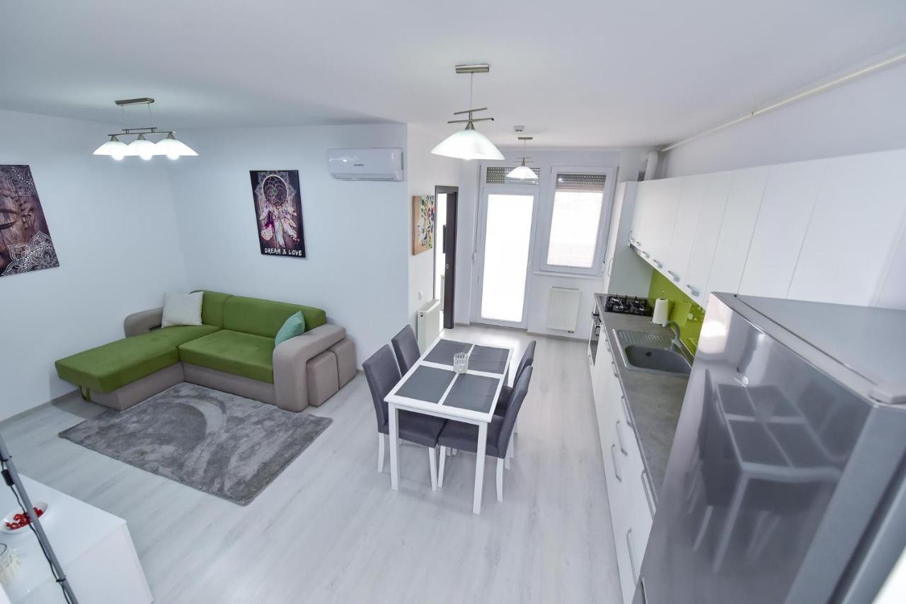 Stylish Stay - Executive - Private Parking And Central Location Oradea Extérieur photo
