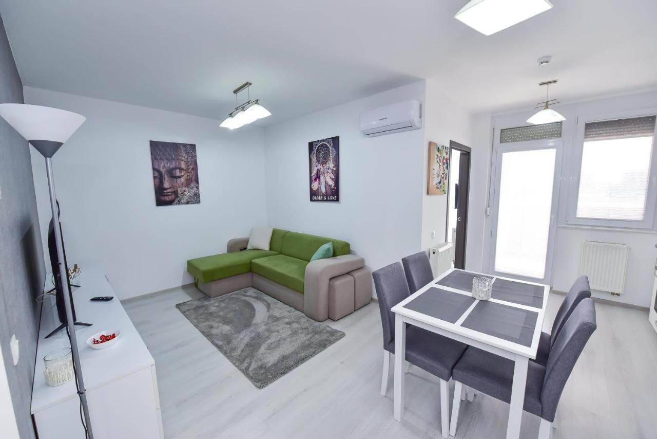 Stylish Stay - Executive - Private Parking And Central Location Oradea Extérieur photo